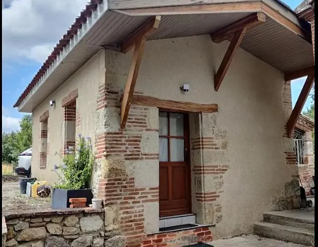 Апартаменты Auvillar: Au Calme En Pleine Nature 2/4pers