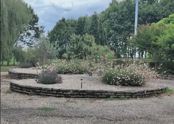 Auvillar: Au Calme En Pleine Nature 2/4pers *